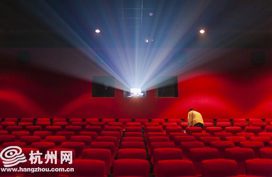 浙江省第十六屆攝影藝術(shù)展在麗水美術(shù)館隆重開(kāi)幕 